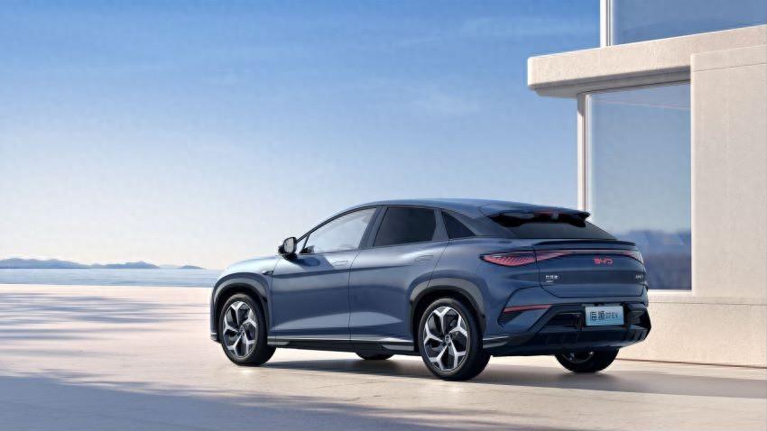 比亞迪高階全能SUV上市，新能源汽車市場卷出新高度